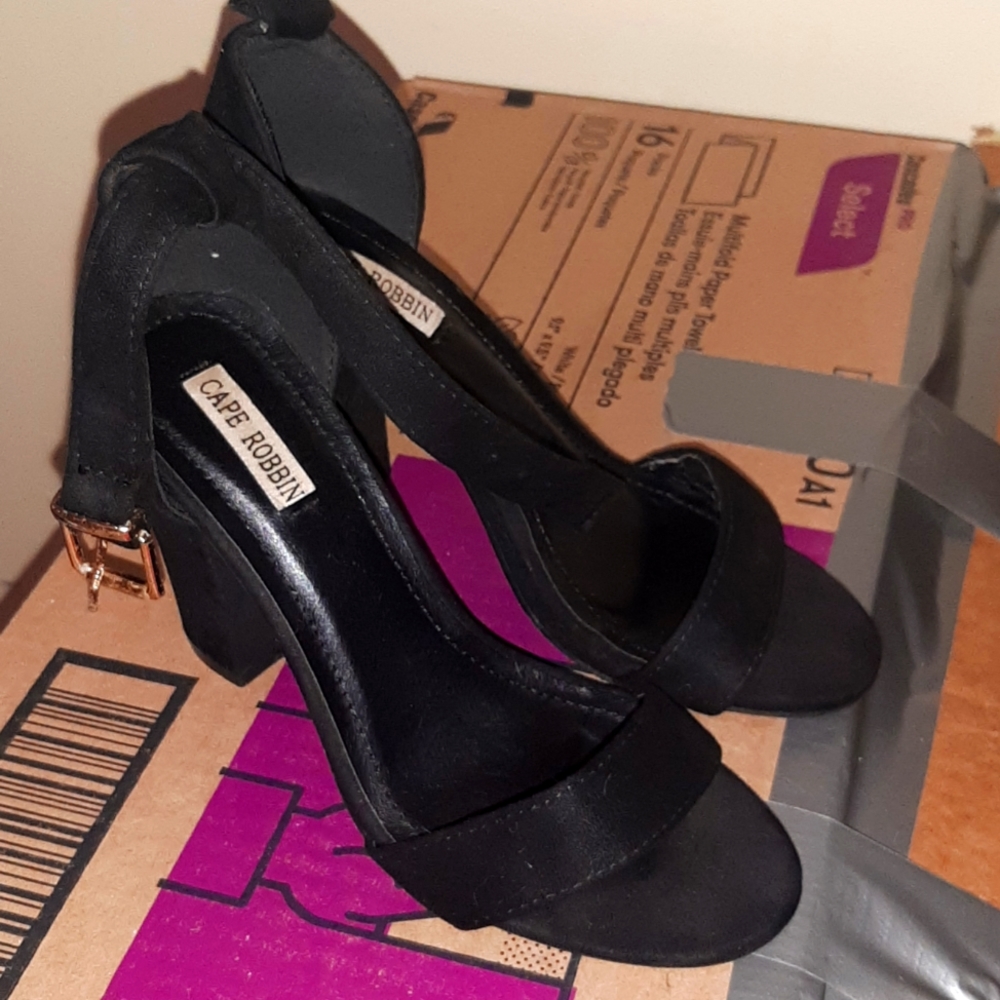 Cape Robbin heels